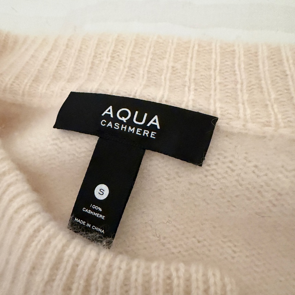 Aqua Cashmere Women's Soft Cream Sweater